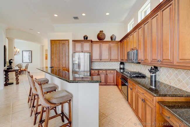 Building Photo - 119 Esperanza Way