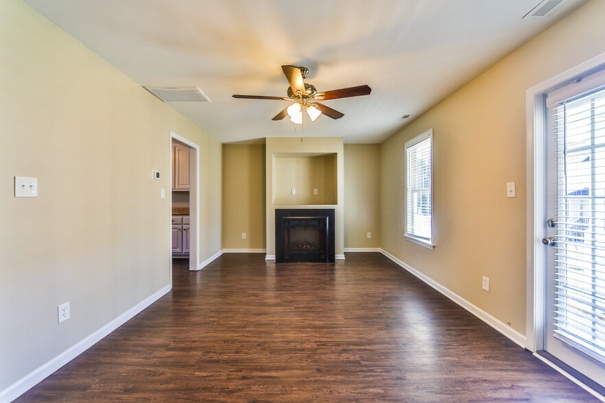 Building Photo - 304 Whitehall Ct