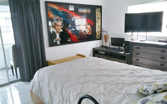 Building Photo - 307 Saxony Dr