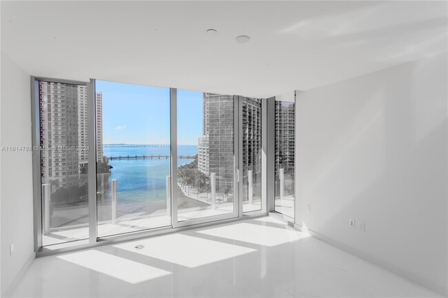 Building Photo - 300 Biscayne Blvd Way