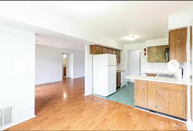 Building Photo - 1705 Green Hollow Dr