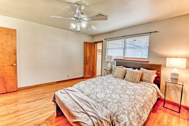 Building Photo - 918 Lehman St