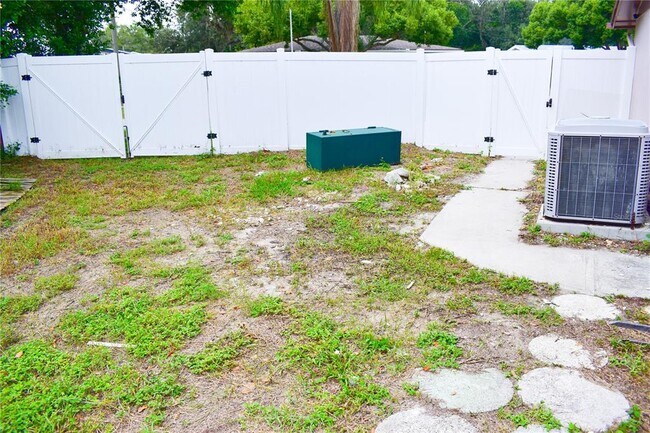 Building Photo - 5108 Sandalwood Dr