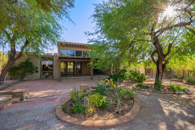 Building Photo - Cave Creek, AZ Rental Listing