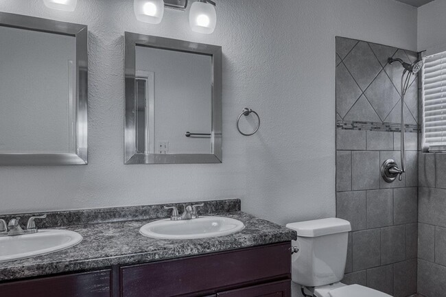 Building Photo - 243 Elizabeth Dr