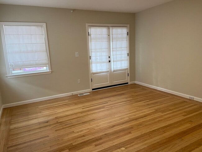 Building Photo - 3 Bed/2Bath Ready to Move In