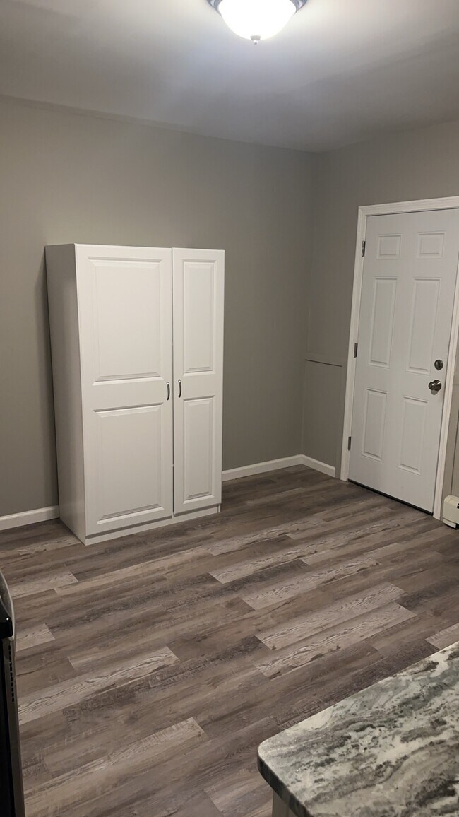 Building Photo - 64 Maplewood Ave