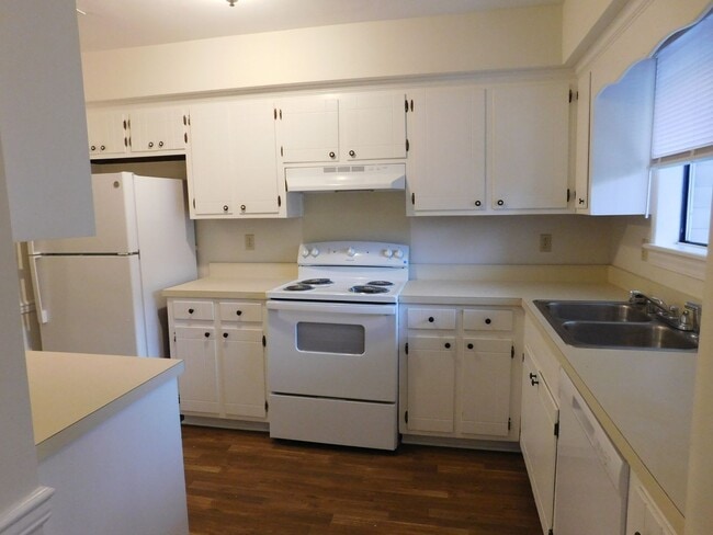 Building Photo - 1509 College Way