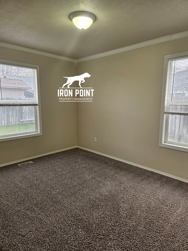 Building Photo - Candlestick Park Sub-3bed/2bath w/2 car ga...