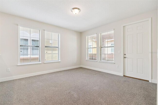 Building Photo - 2333 Lobelia Dr