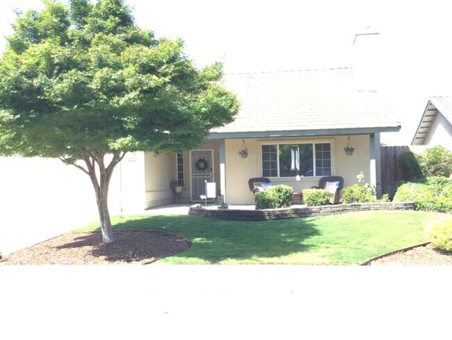 Building Photo - 1555 Morgan Dr