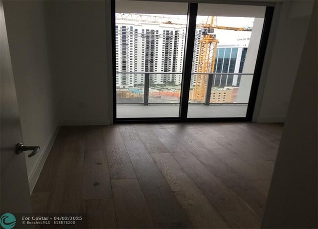 Building Photo - 1010 Brickell Ave