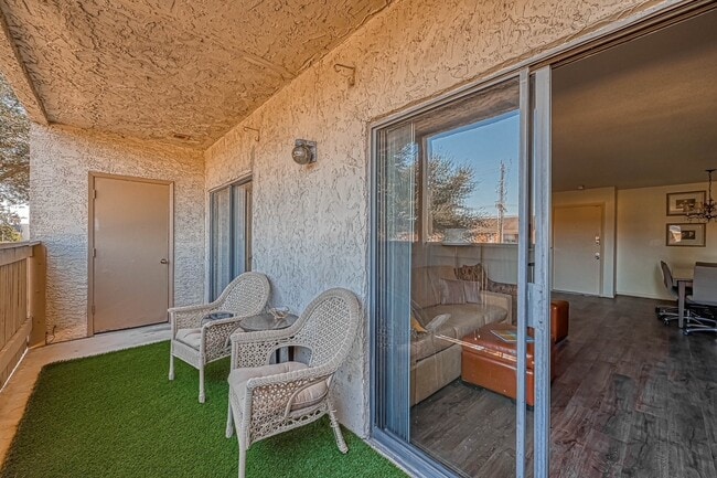 Building Photo - 8433 Hearth Dr