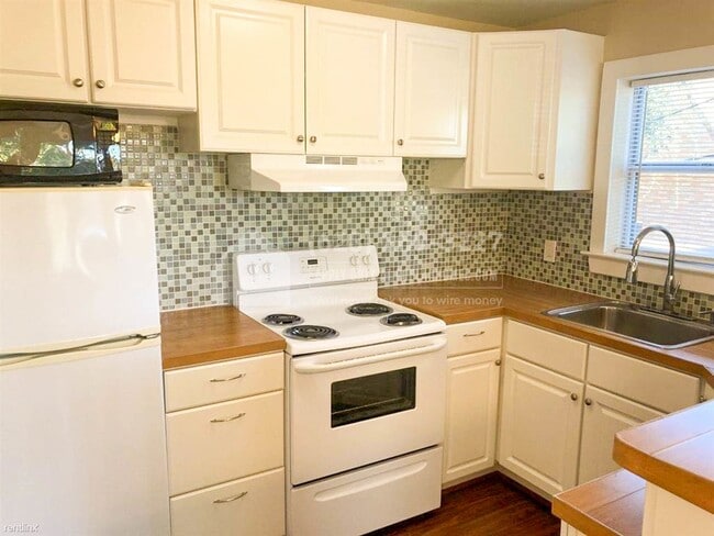 Building Photo - 1 br, 1 bath House - 203 West Lobit Street -