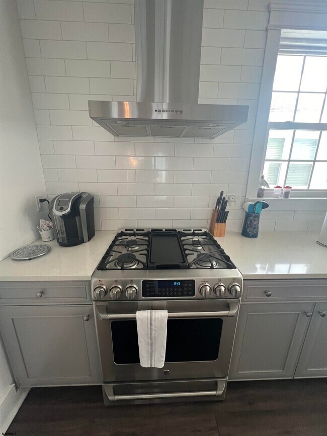 Building Photo - 29 N Hanover Ave