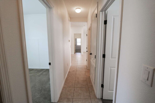 Building Photo - Stunning 3-Bedroom Retreat with 2 Full Bat...