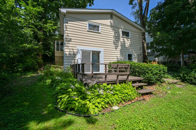 Building Photo - 673 N Park Blvd
