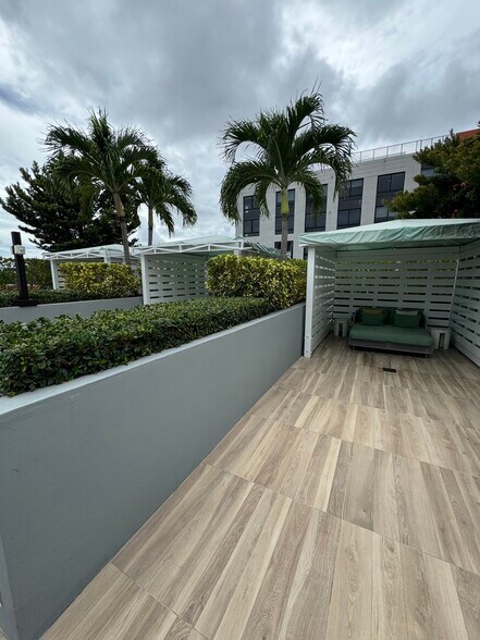 Building Photo - 147 NW 32nd St