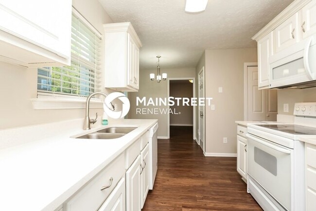 Building Photo - 3 Bedroom Pet-Friendly Home in Goodlettsville, TN with Main Street Renewal