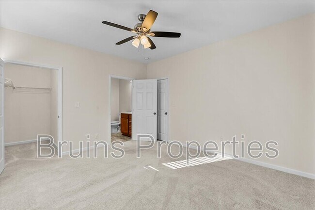 Building Photo - 2606 Pennoak Way