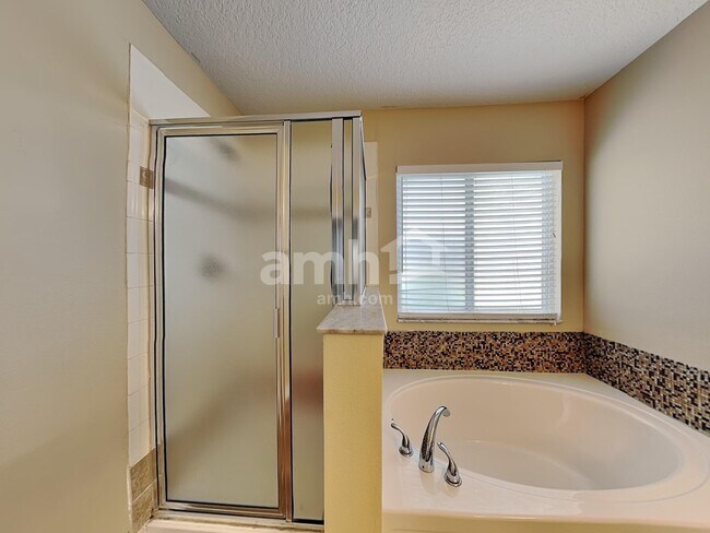 Building Photo - 2475 Breezy Meadow Rd