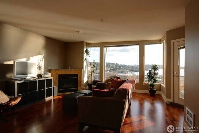 Building Photo - 2Bd/2Ba Kirkland Condo
