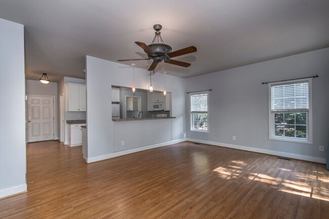 Building Photo - Rare opportunity to rent on LAKE MURRAY!