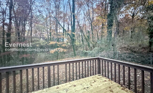 Building Photo - SPECIAL PROMOTION | 3 Bed, 2 Bath Home with Garage / Pet-Friendly / Available Soon!