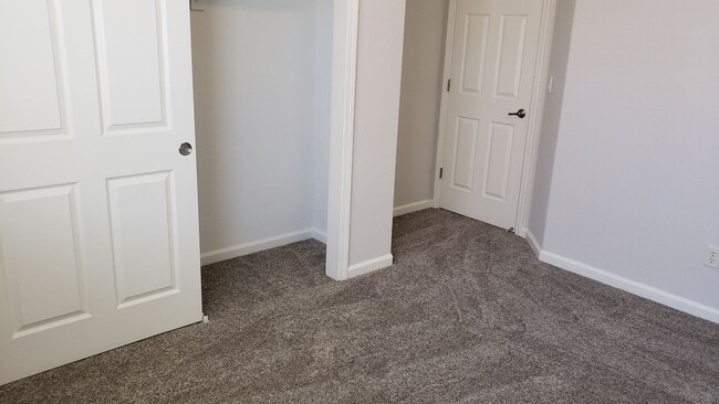 Building Photo - PRICE JUST REDUCED, ONLY $2,400 PER MONTH WITH A MOVE IN SPECIAL OF 1/2 OFF THE 1ST MONTH RENT FO...