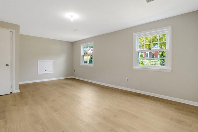 Building Photo - 8005 Candlewood Dr