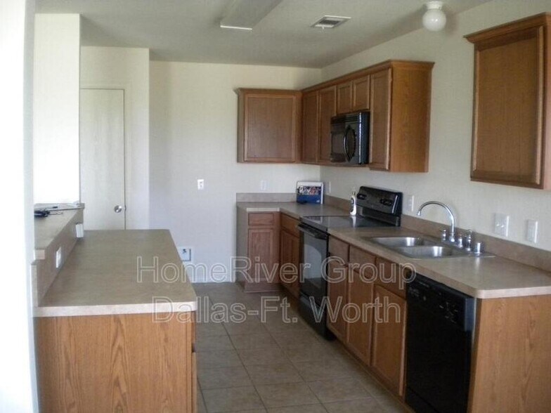 Building Photo - 609 Quail Hollow Dr