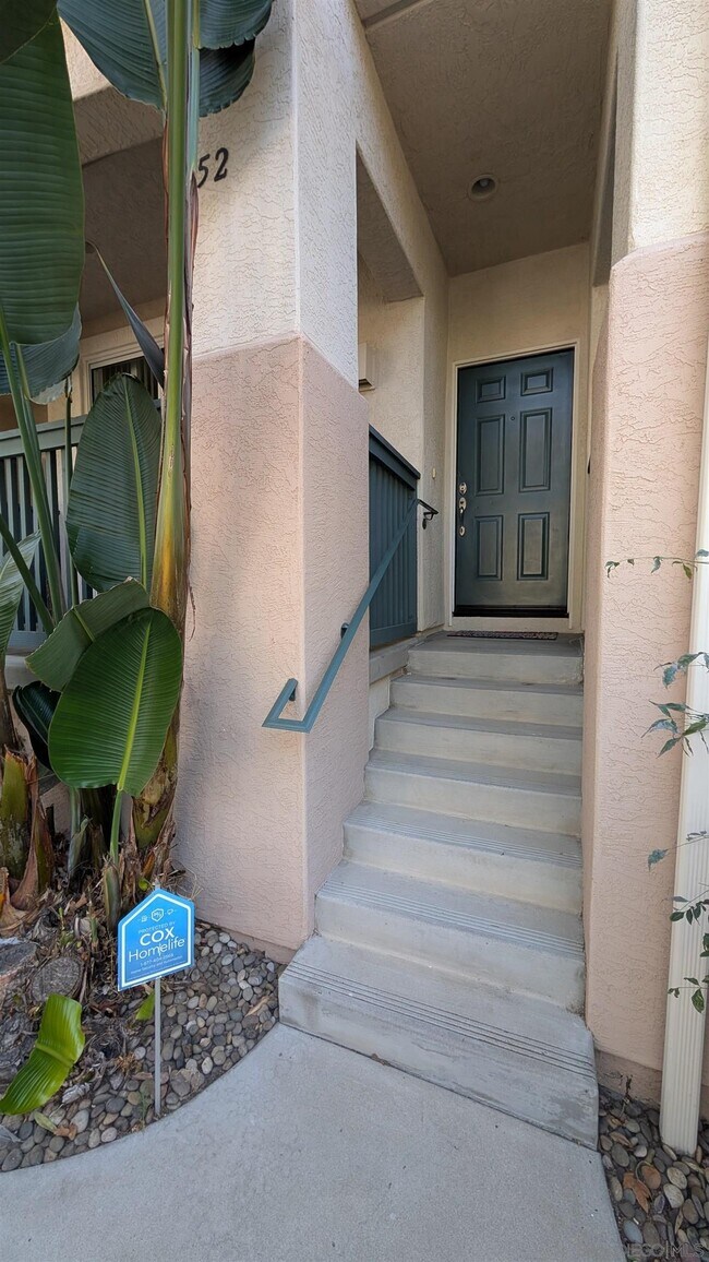 Building Photo - 918 Camino De La Reina