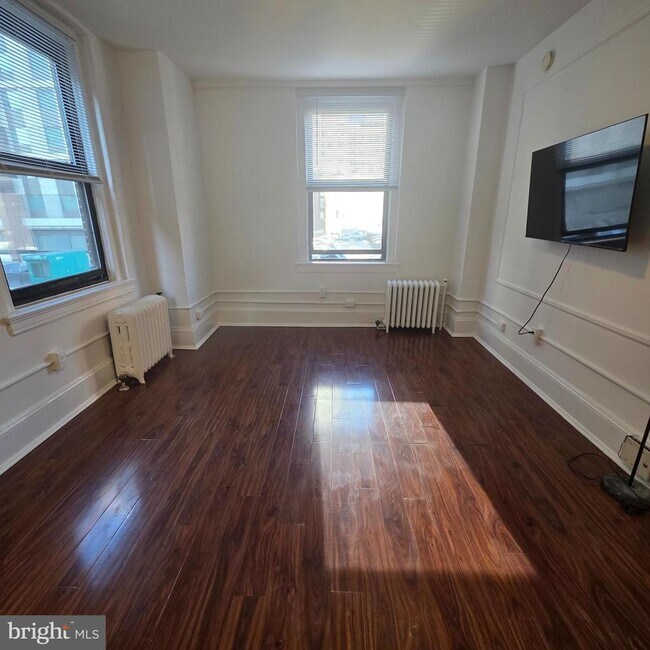 Building Photo - 1324 Locust St