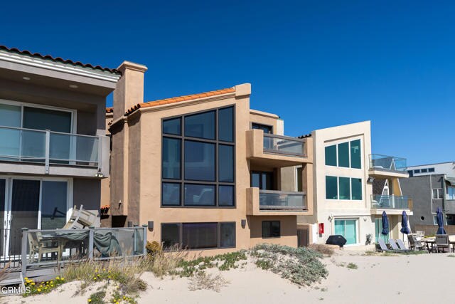Building Photo - 3265 Ocean Dr
