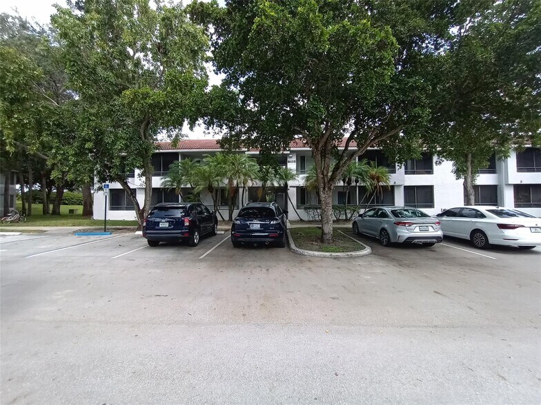 Building Photo - 751 Lyons Rd