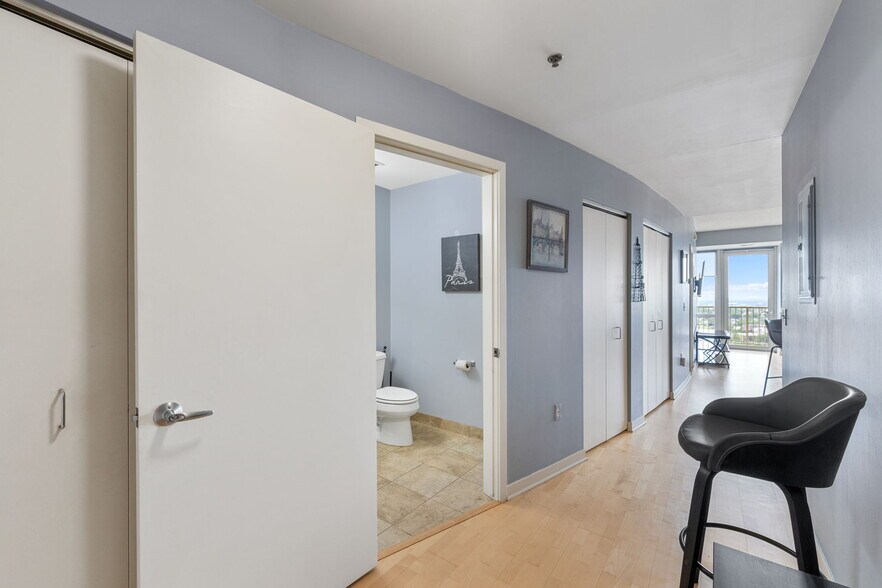 Entry Hallway - 929 Portland Ave