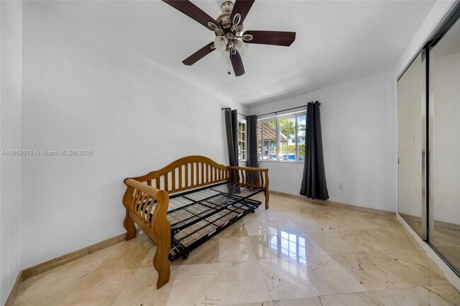 Building Photo - 1700 N Treasure Dr