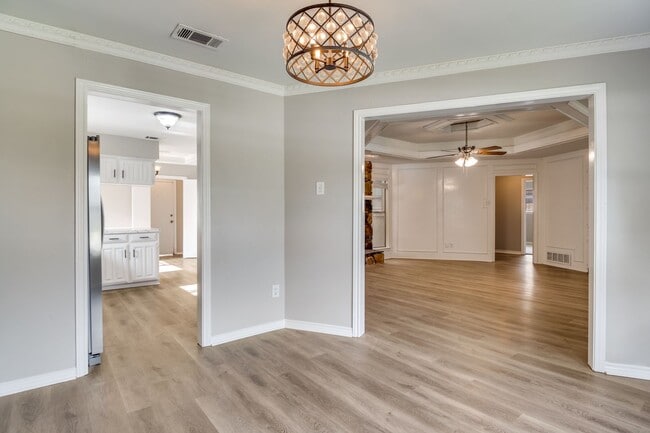 Building Photo - Gorgeous Hidden Treasure in Garland