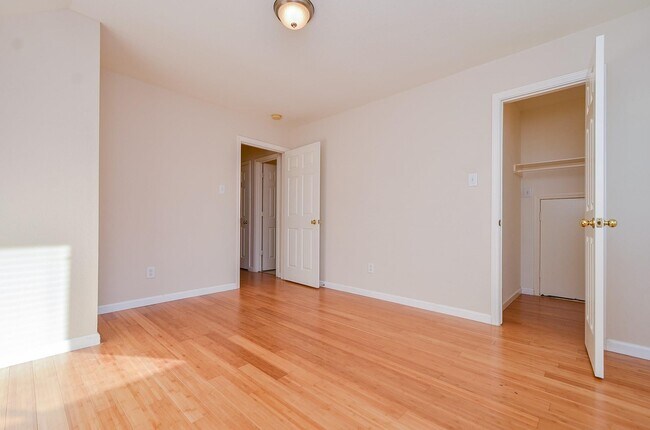 Building Photo - 5519 Poundstone Ct