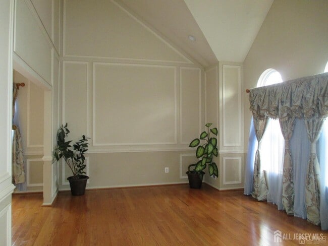 Building Photo - 103 Tived Ln E