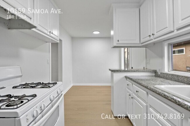 Building Photo - 10159 Samoa Ave