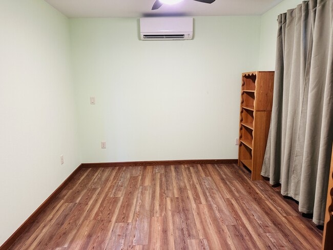 Building Photo - 8102 N Scheider Rd