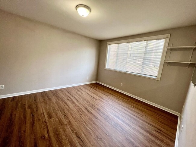Building Photo - Spacious 1 Bdr Apt Across from KSU - Avail...