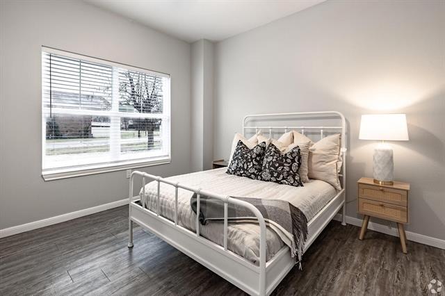 Building Photo - 600 E Marble St