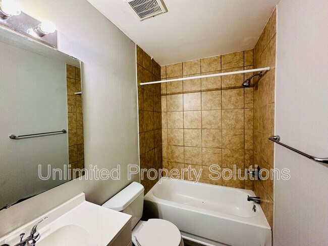 Building Photo - 211 Sunn Aire Ct