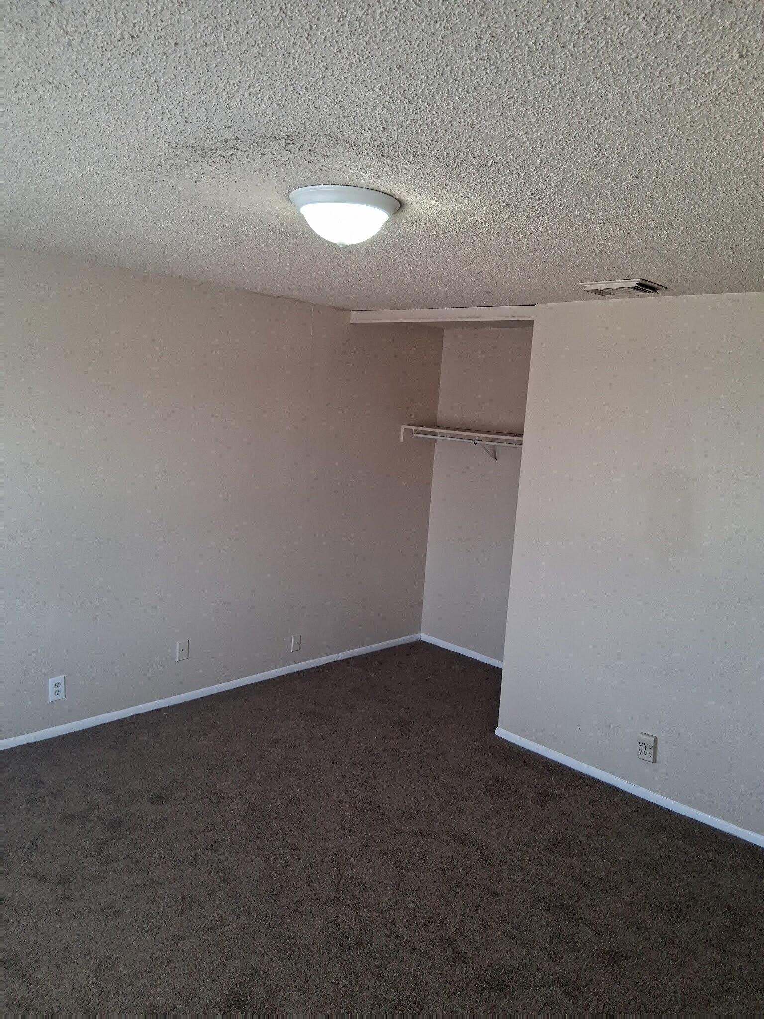 Building Photo - 874 Fillmore Dr