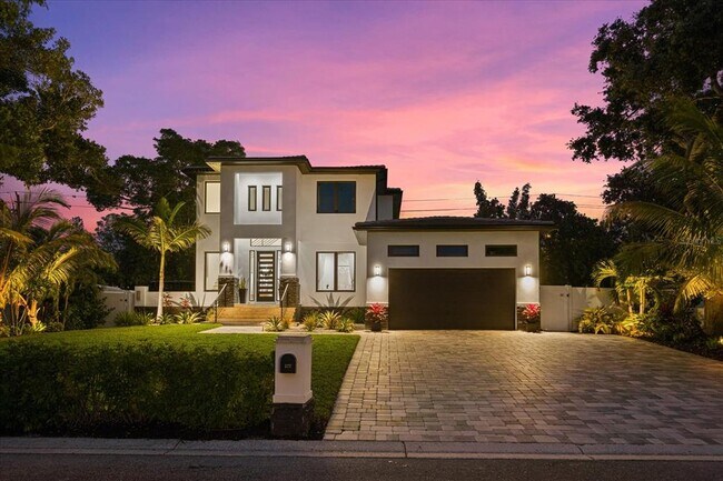 Building Photo - 577 Venice Ln