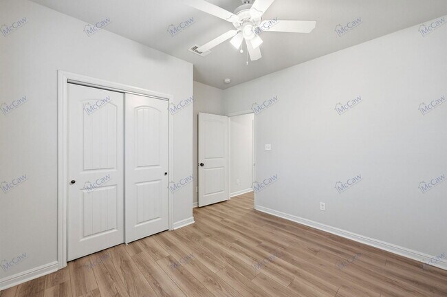 Building Photo - 5504 Wellesley Ave