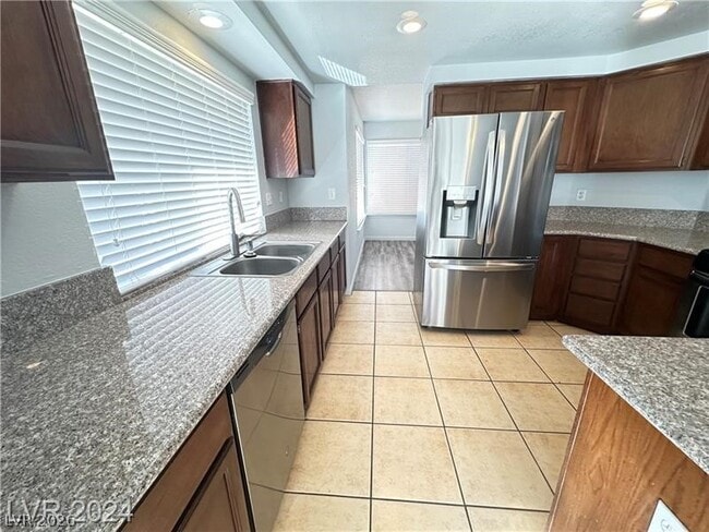 Building Photo - 9253 Magic Flower Ave