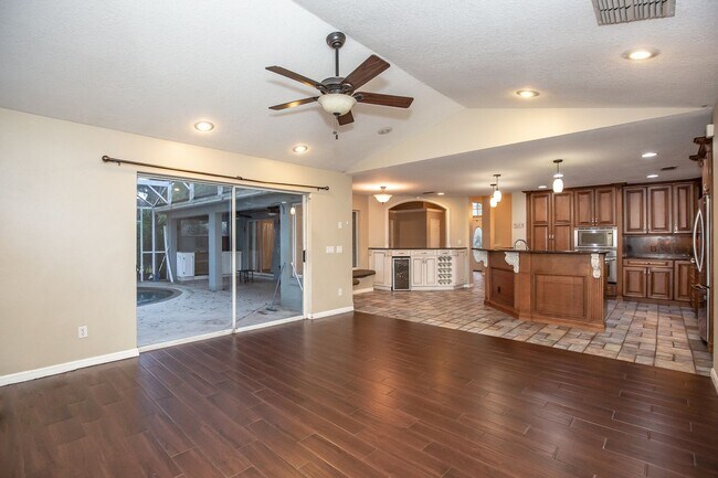 Building Photo - FOR RENT!!! STUNNING AND SPACIOUS 5 BEDROOM SINGLE FAMILY HOME...